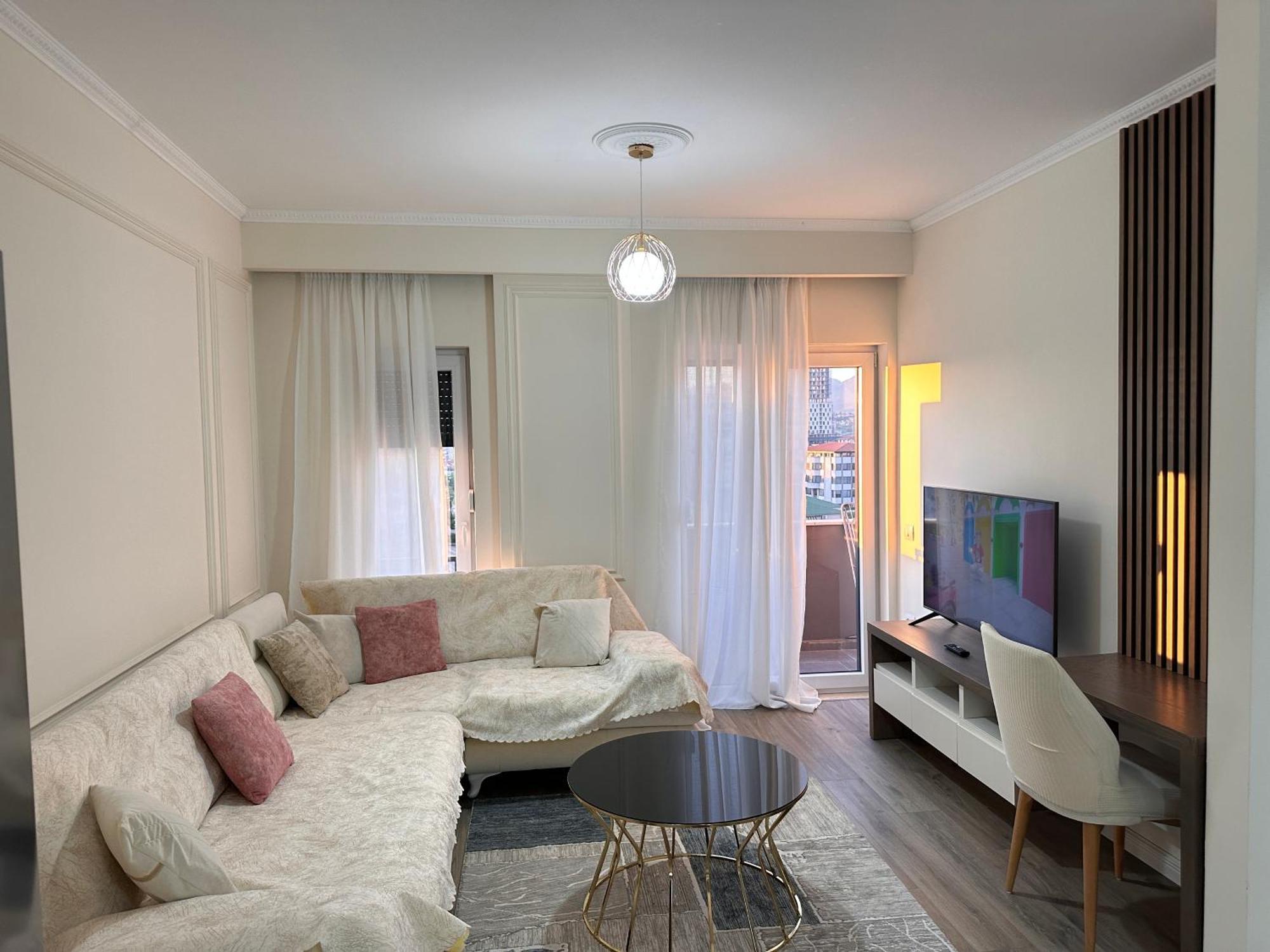 Spacious 2-Bedroom Apartment Near Center Tirana Exterior foto